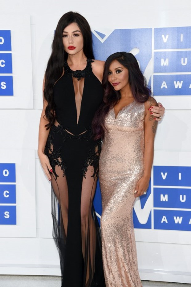 Jenni "JWoww" Farley ve Nicole "Snooki" Polizzi