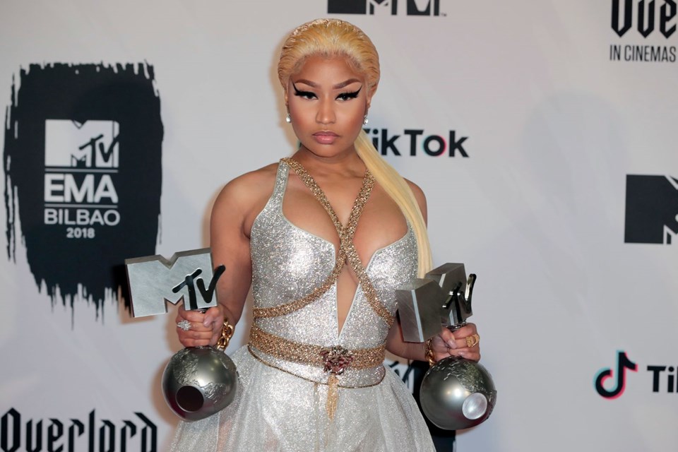 10. Nicki Minaj (@NickiMinaj)
