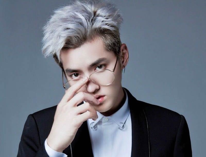 5. EXO (@weareoneEXO)