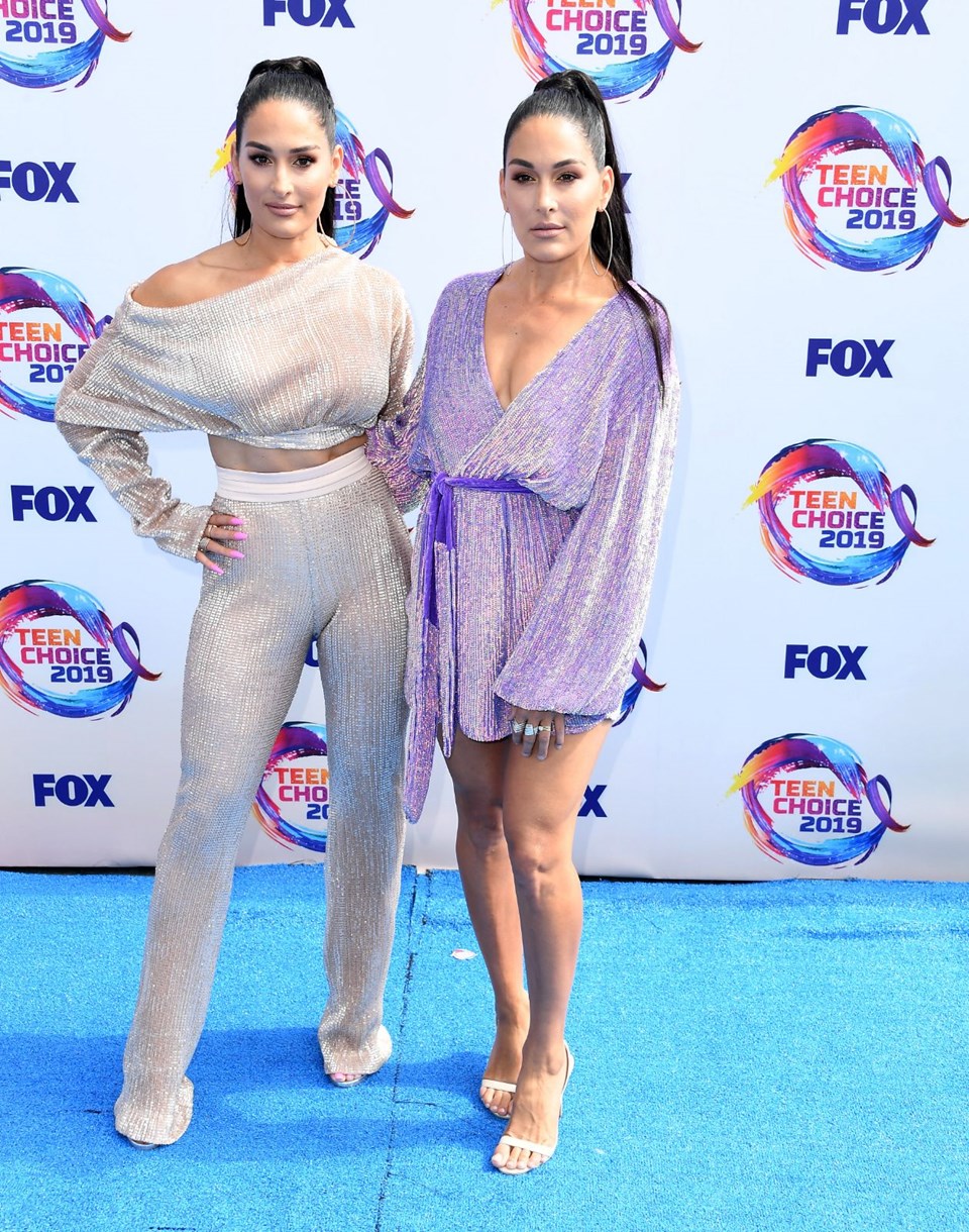 Nikki Bella ve Brie Bella