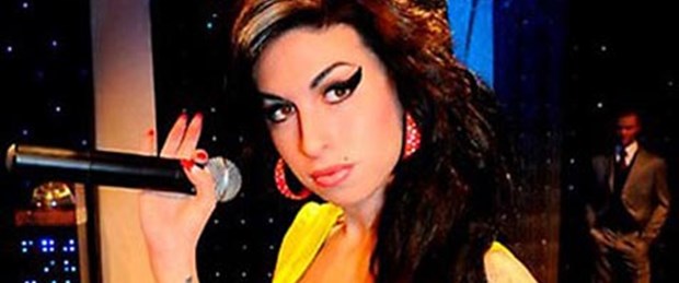 Amy Winehouse’tan eski eşine taciz