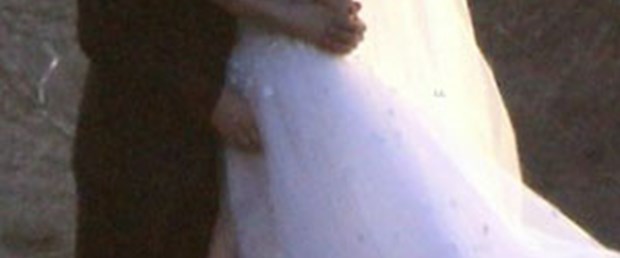 Anne Hathaway evlendi
