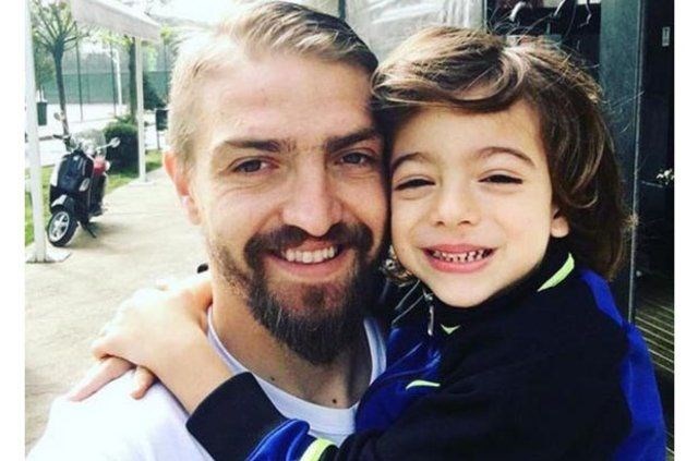 "CANER'İN MAÇLARINI İZLİYORUZ"
