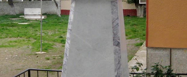 Atatürk büstü yere düştü; düğün yarıda kaldı