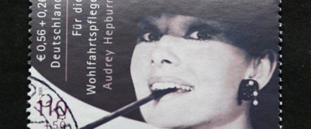 Audrey Hepburn zengin ediyor