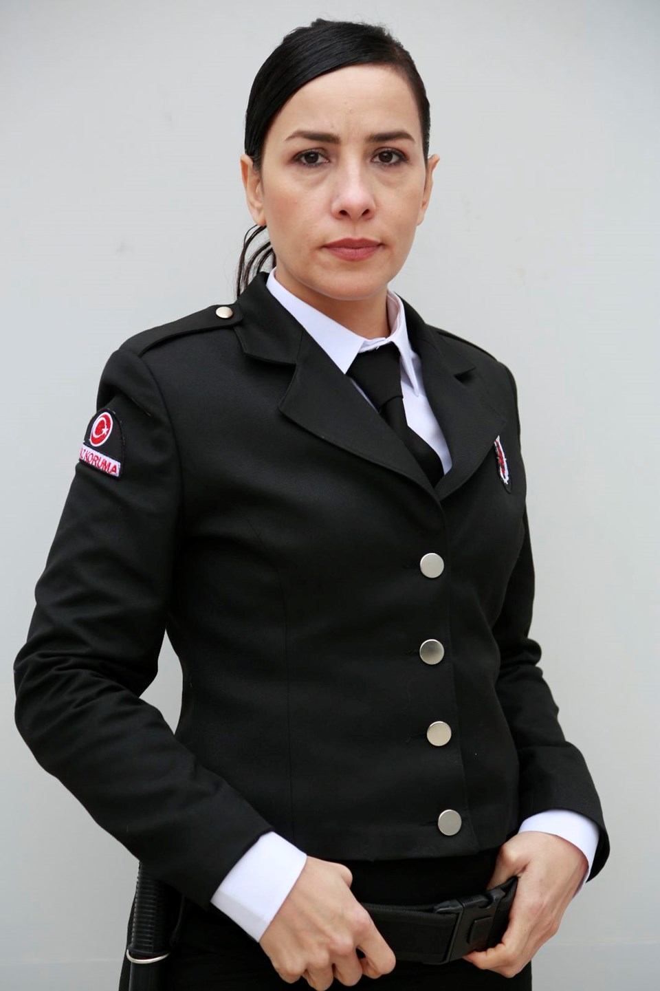 avlu, oyuncu kadrosu, Onuryay Evrentan Atasalihi