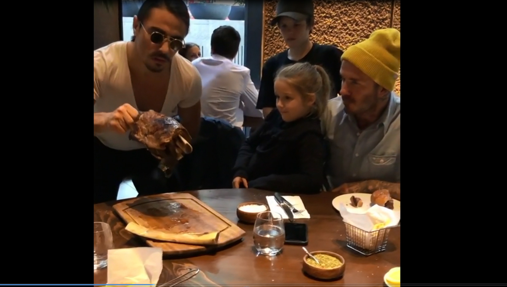 BECKHAM AİLESİNDEN 'SALT BAE'