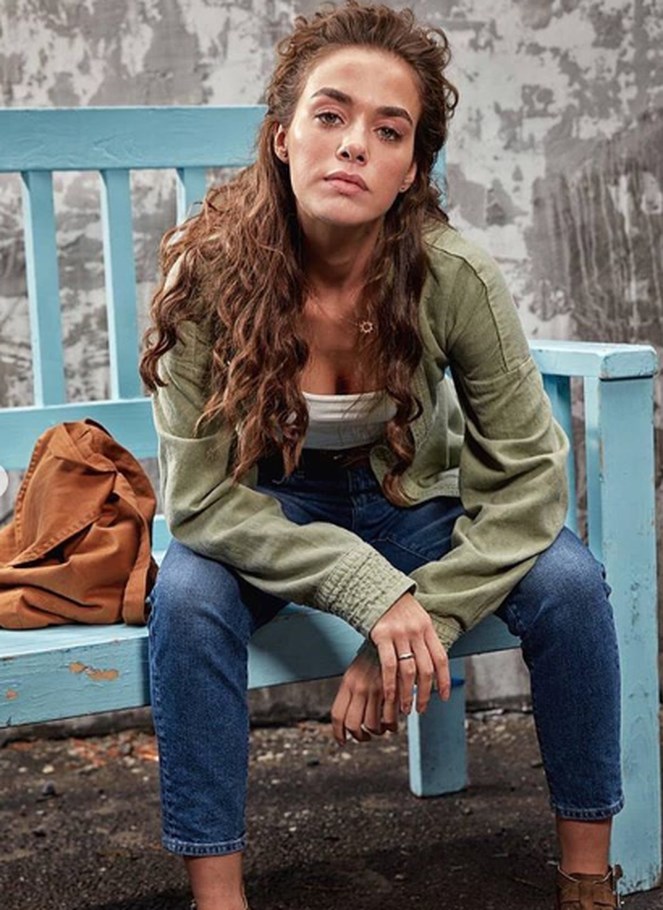 BENSU SORAL - NAZLI