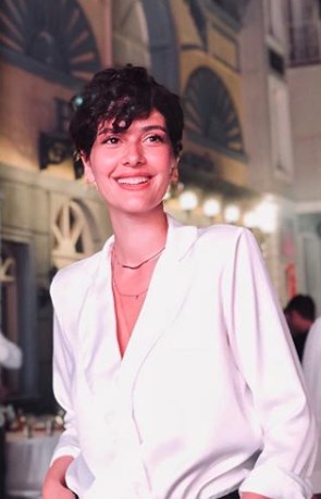 berguzar korel, kısa saç