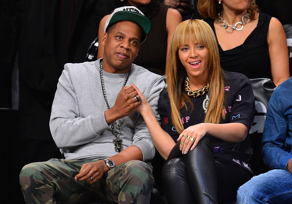 Jay Z (solda) eşi Beyonce ile.