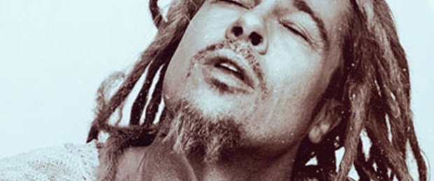 Brad Pitt’ten Bob Marley pozu