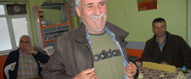 Bu köylüler 'marka' giyiyor
