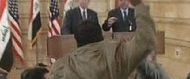 Bush’a fırlatılan ayakkabı Türk markalı