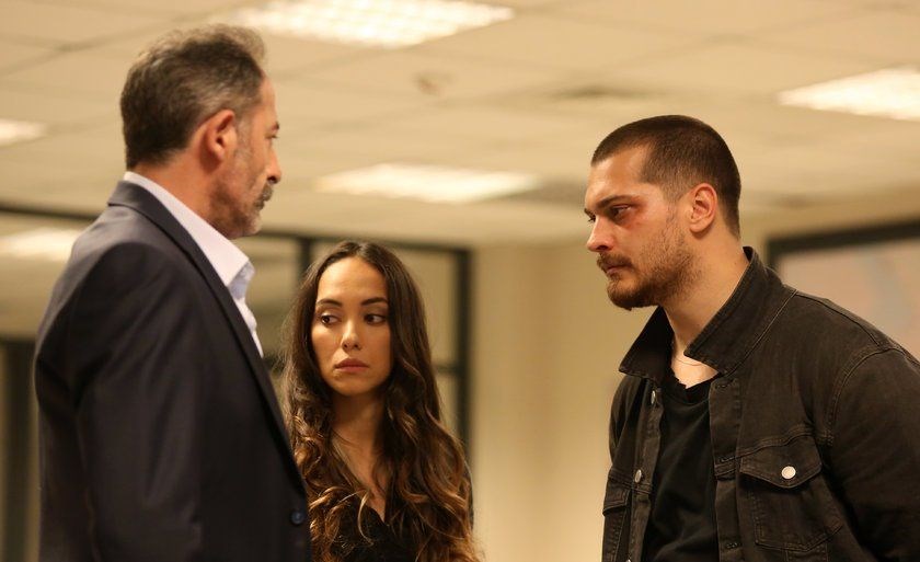 Rezultate imazhesh për cagatay ulusoy ve duygu sarisin