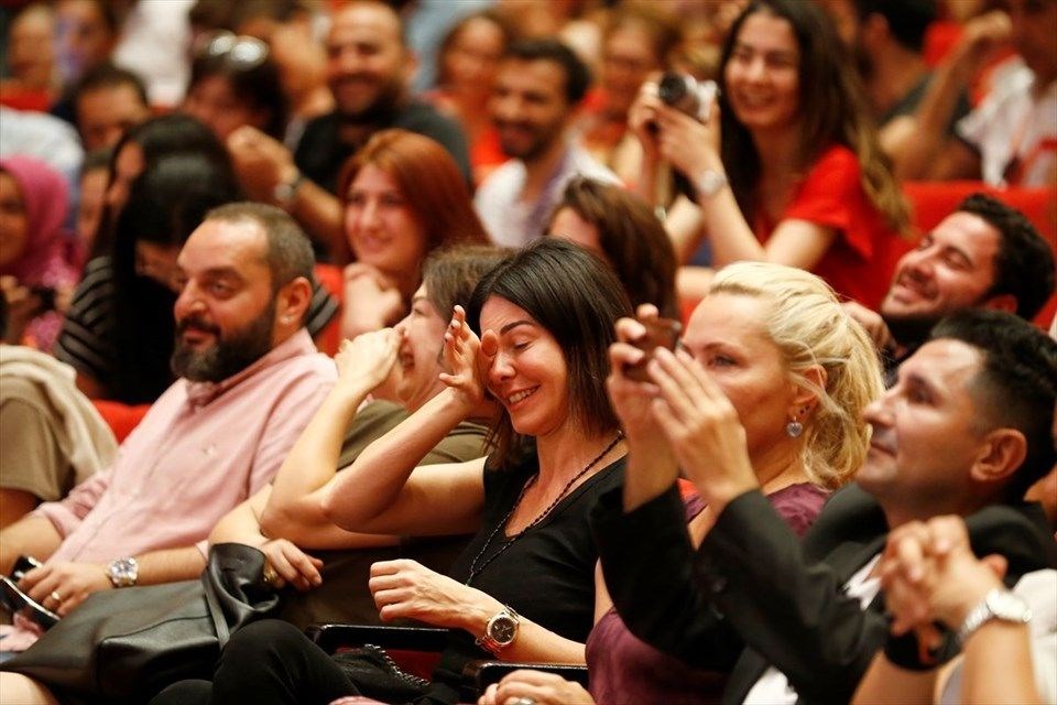 Cem Yılmaz, Defne Samyeli