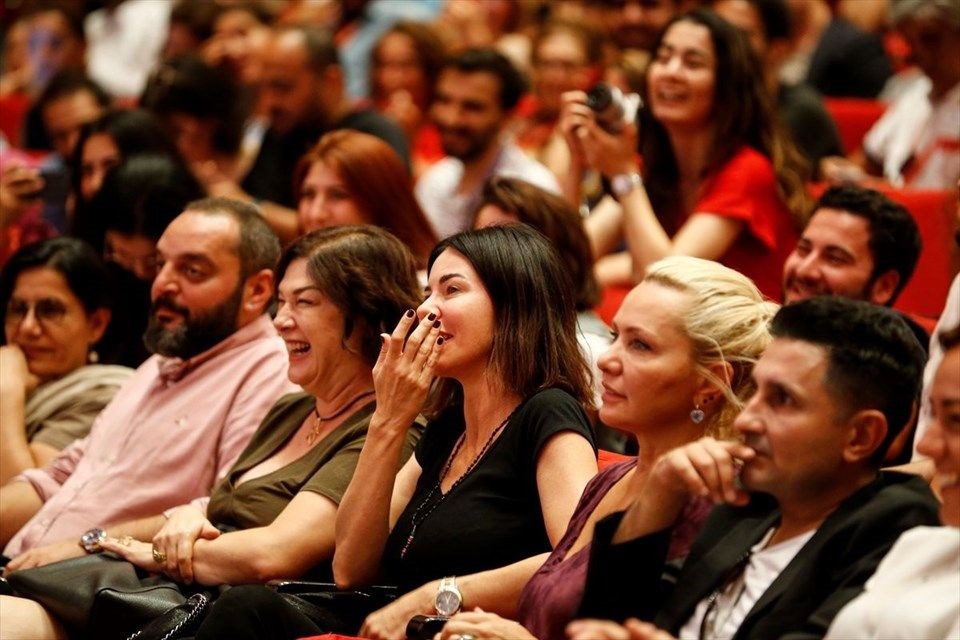 Cem Yılmaz, Defne Samyeli