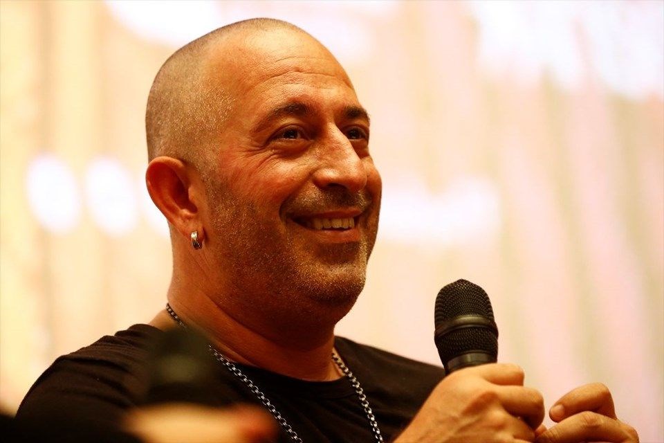 Cem Yılmaz, Defne Samyeli