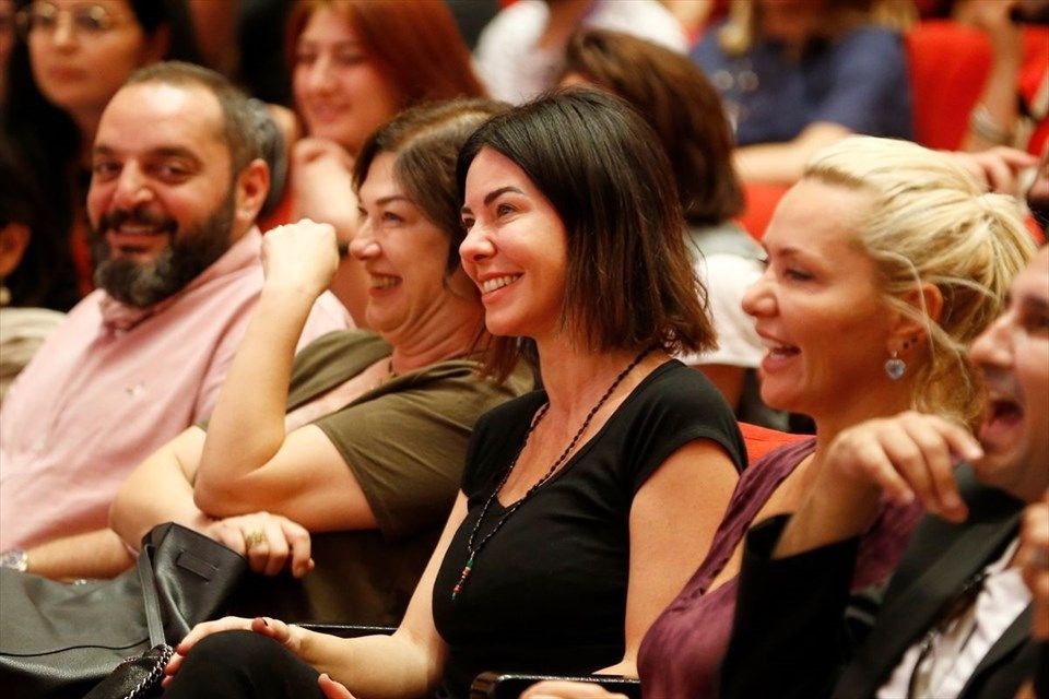 Cem Yılmaz, Defne Samyeli