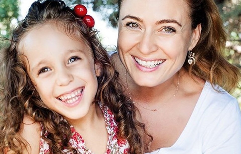 Düvenci'nin ilk eşi Engin Akgün’den Melisa adında bir kızı dünyaya geldi.
