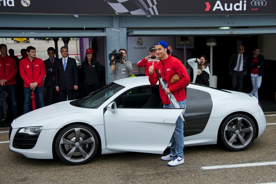 Cristiano Ronaldo nun otomobil koleksiyonu - 1 NTV Cristiano Ronaldo nun otomobil koleksiyonu - 1 NTV