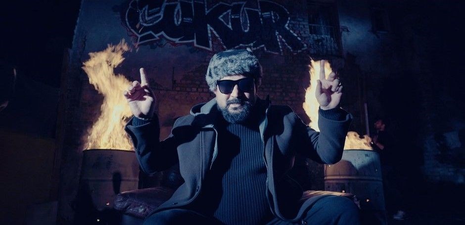 Eypio - Gomun Beni Çukura