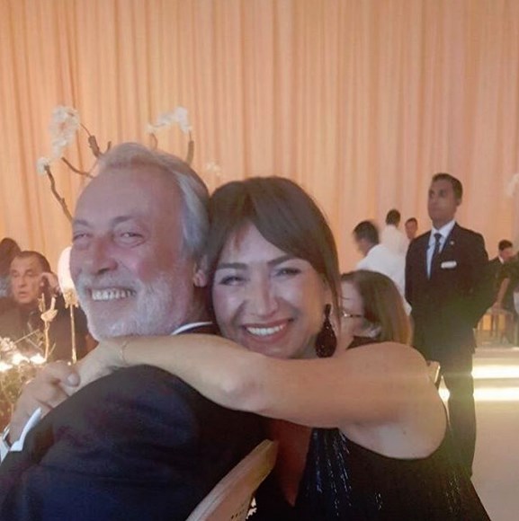 Demet Akbağ, Zafer Çika