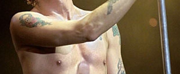 Depeche Mode'un solisti ameliyat oldu