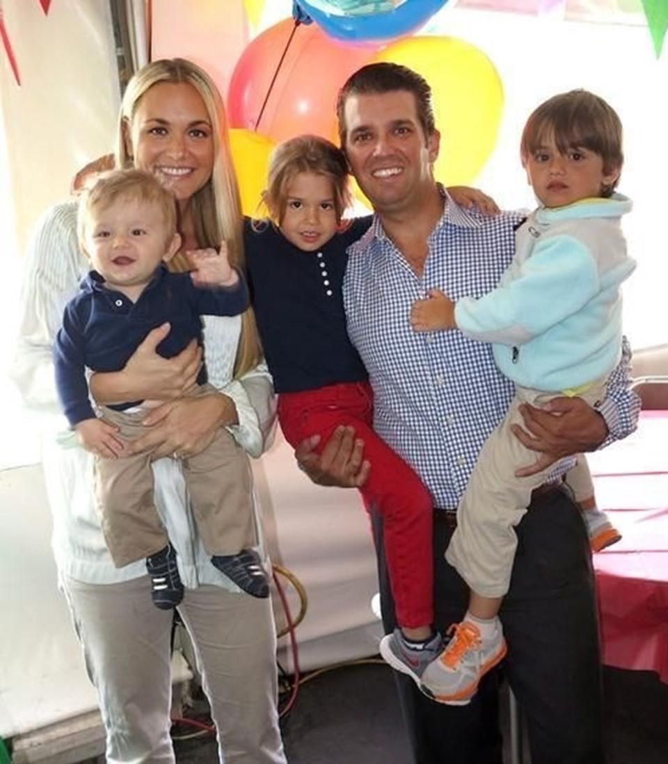 40 yaşındaki iş insanı Donald Trump Jr. ile aynı yaştaki eşinin birlikte yaşamadığı söylentileri, 12 Şubat’ta ortaya atılmıştı.