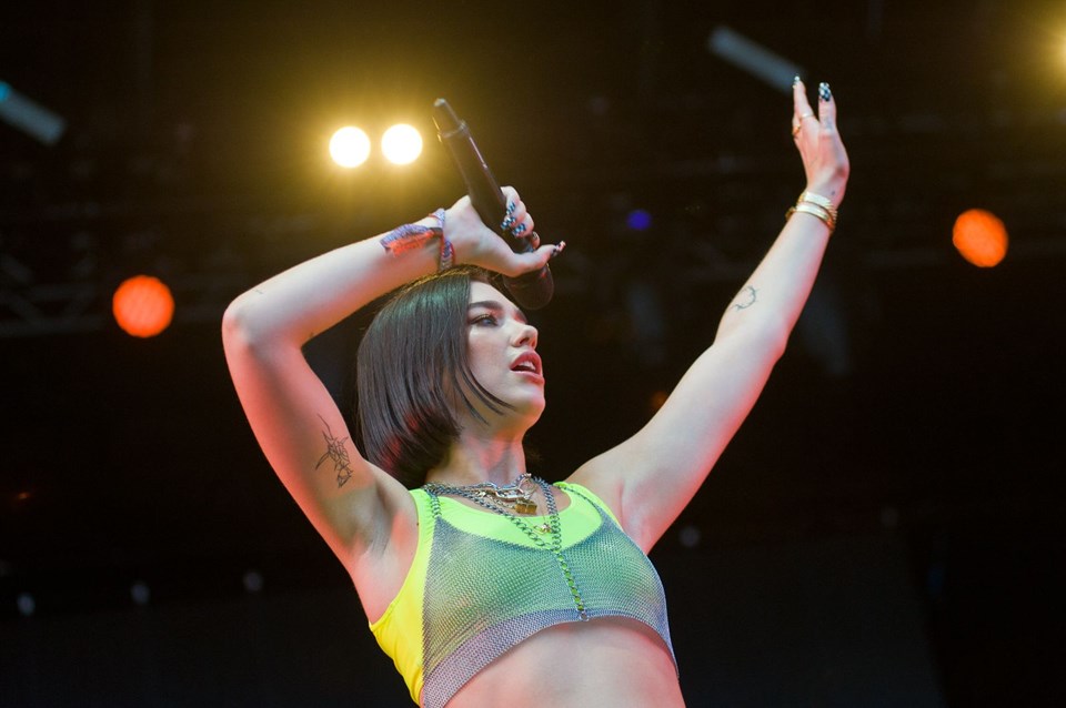 DUA LIPA KİMDİR?