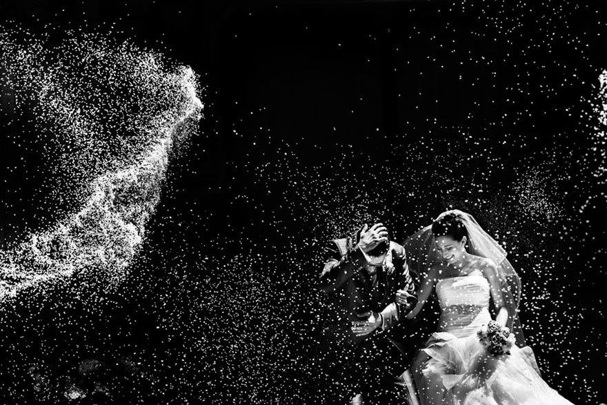 Çiftlerden birinin fotoğraf çektirmekle hiç ilgilenmemesi