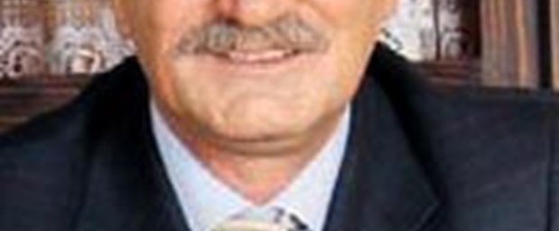 'Duvara da karısına da aynı bakıyor'