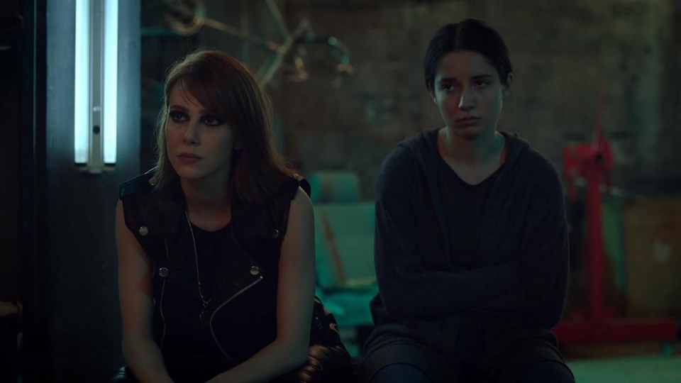 Elit İşcan kimdir, Elit İşcan, Yaşamayanlar