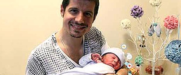Emre baba oldu