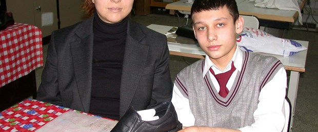 Engeli önceden fark edip, titretiyor