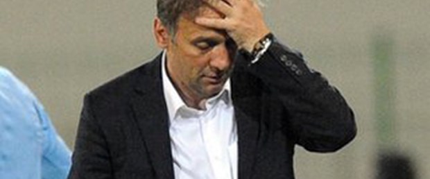Futbolcularını büyücülükle suçladı
