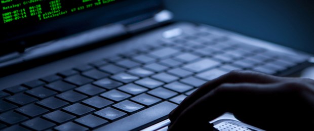 Girdiği hapishanenin bilgisayar ağını hack'ledi