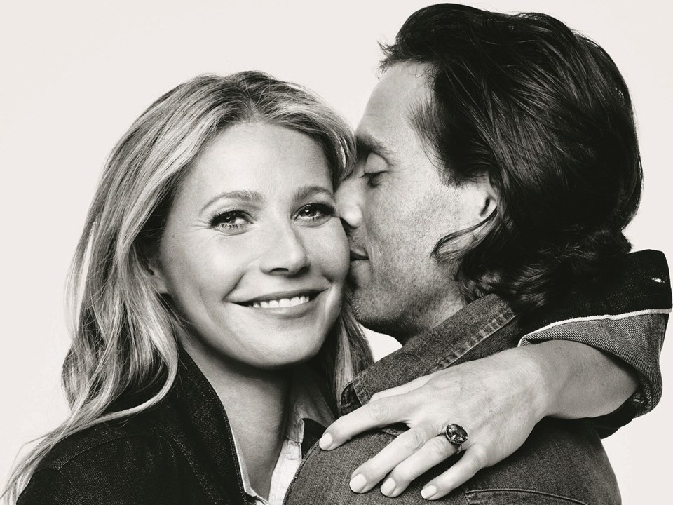 Gwyneth Paltrow ile Brad Falchuk, 2014 yılında Glee filminin setinde tanışmıştı.

