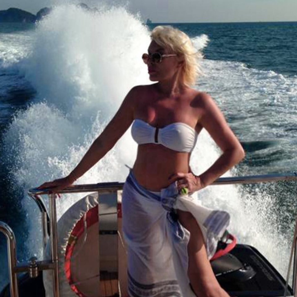 ajda pekkan, bikinli fotoğraf, tatil