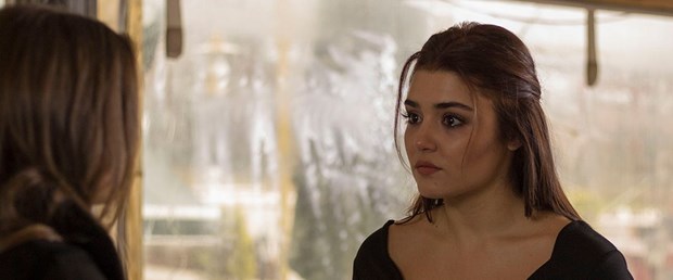 siyah inci nin hazal7i hande ercel