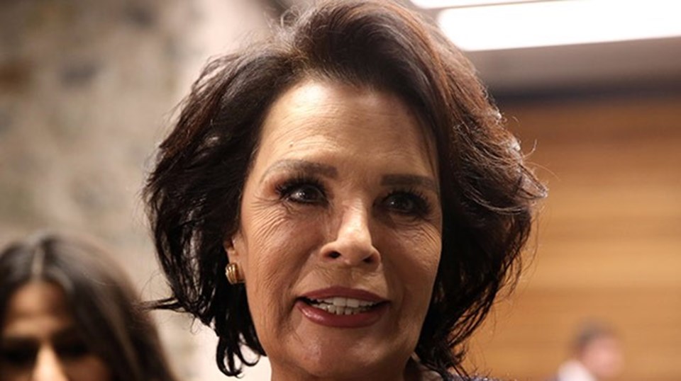 Hülya Koçyiğit'in talihsiz kazası Hülya Koçyiğit'in talihsiz kazası