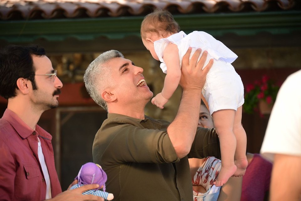 İstanbullu Gelin, Yaz Bebek, Ada, bebek, Yaz Bebek kimdir