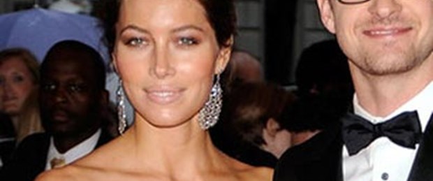 Justin Timberlake ve Jessica Biel nişanlandı