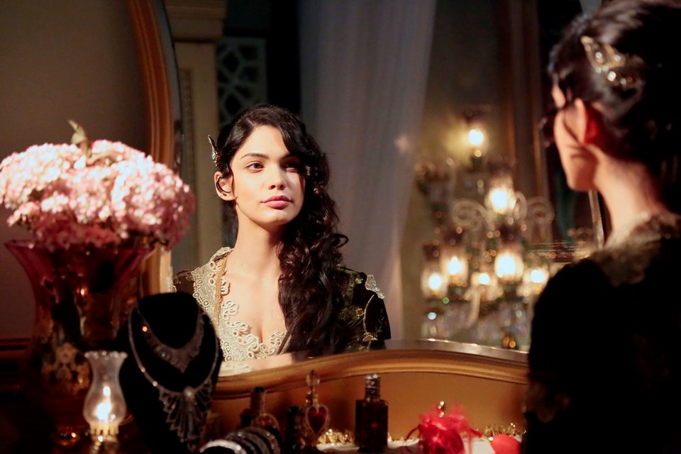 kalbimin sultanı, Beste Kökdemir, Kalbimin Sultanı Hoşyar Sultan