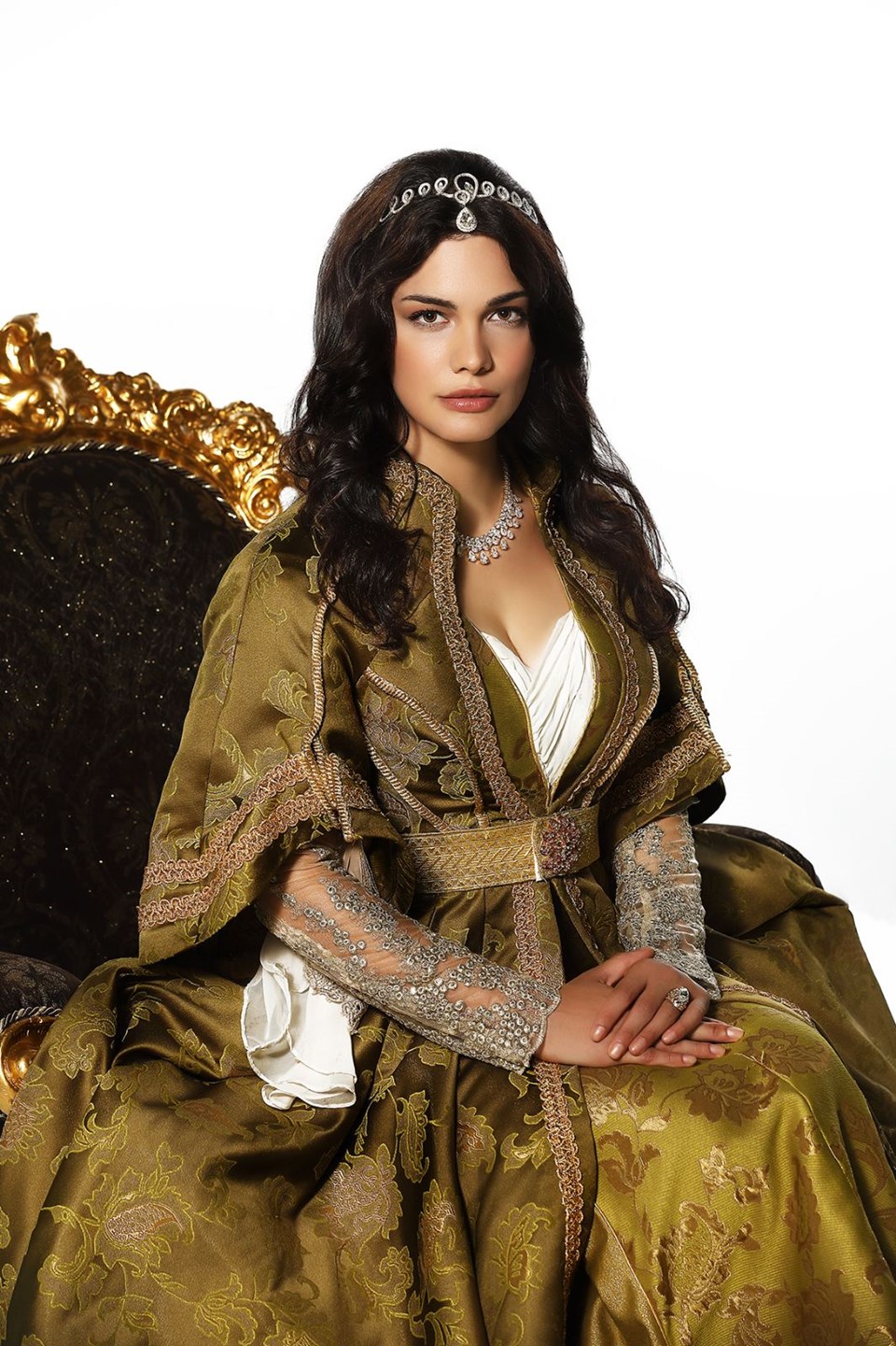 kalbimin sultanı, Beste Kökdemir, Kalbimin Sultanı Hoşyar Sultan