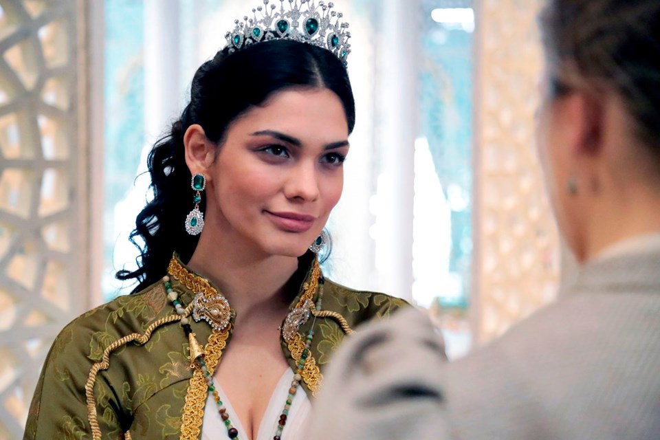 kalbimin sultanı, Beste Kökdemir, Kalbimin Sultanı Hoşyar Sultan