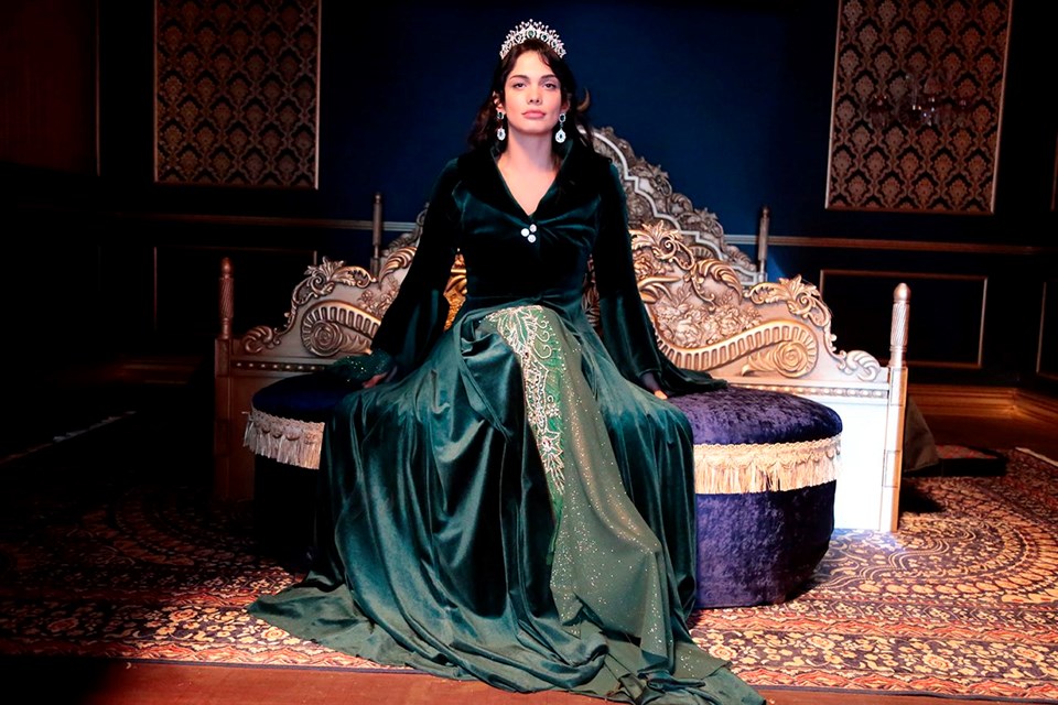 kalbimin sultanı, Beste Kökdemir, Kalbimin Sultanı Hoşyar Sultan