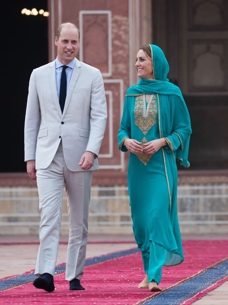 Kate Middleton, Prens William, Kraliyet Ailesi, Pakistan, cami ziyareti, Kur'an, başörtüsü