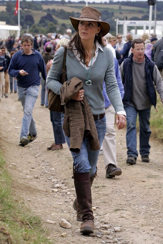 Kate Middleton, çizme, bok, Penelope Chilvers
