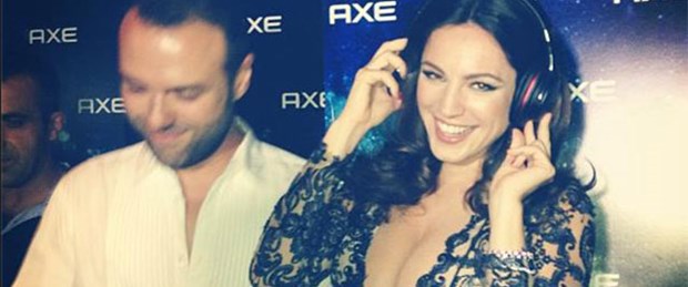 Kelly Brook Kıvanç Tatlıtuğ'u istedi