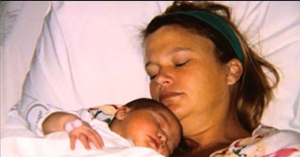 Samantha, 1994 yılında 11 aylıkken annesi tarafından yurtdışına kaçırıldı.